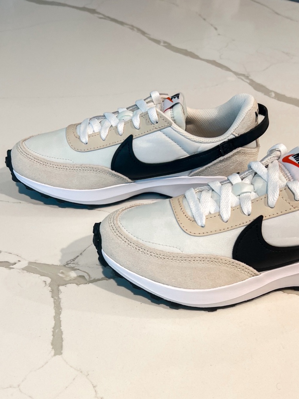 Nike Waffle Debut Running Athletic Sneaker Sand Drift Black Womens 7 DH9523-102 - Picture 8 of 15